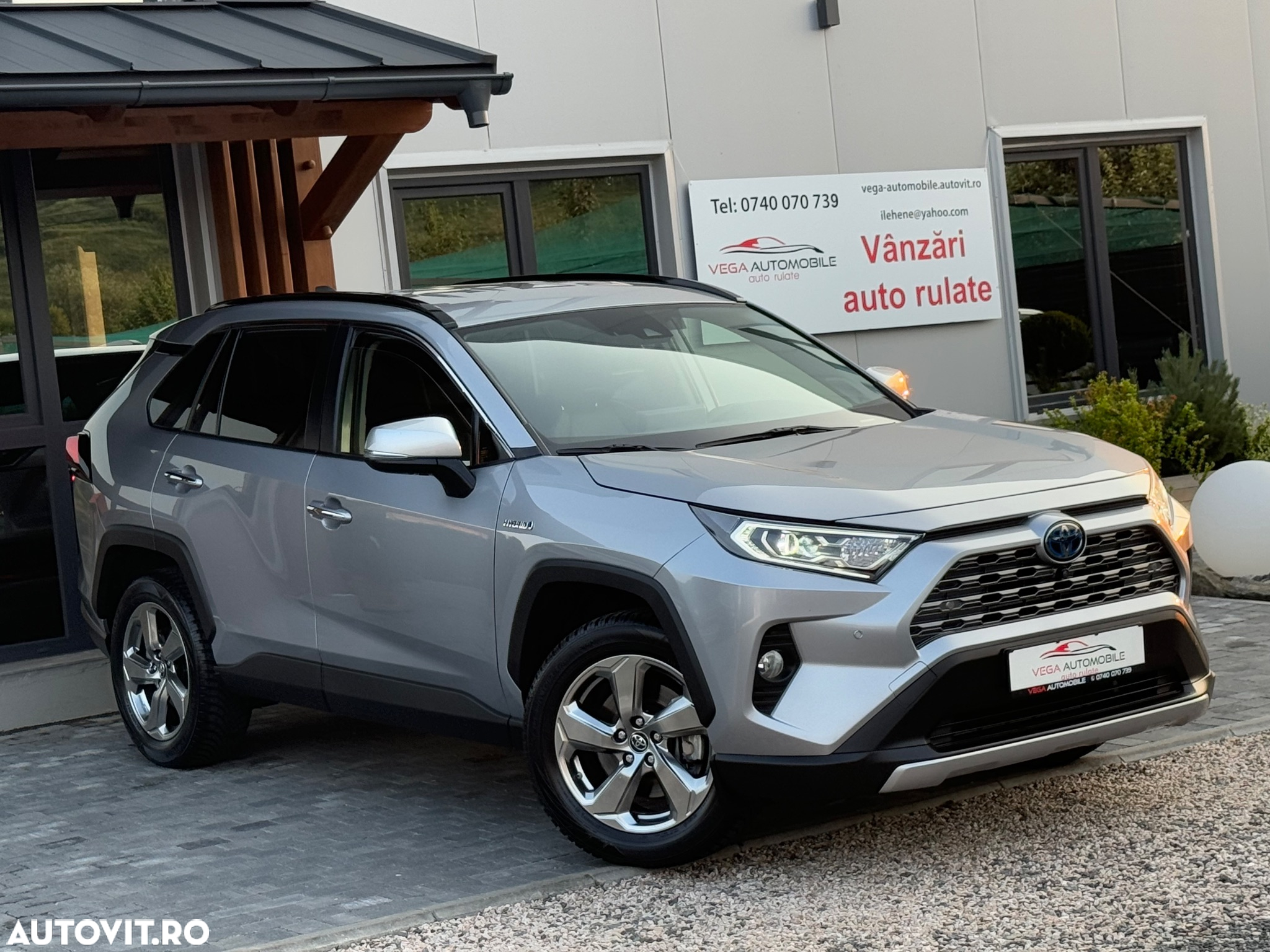 Toyota RAV4 2.5 4x4 Hybrid Team Deutschland - 2