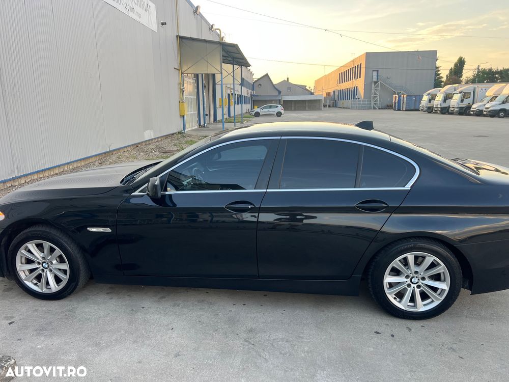 BMW Seria 5 520d Aut. - 13