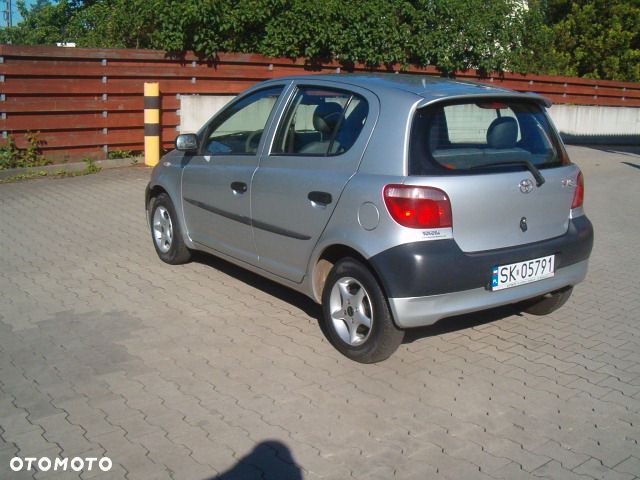 Toyota Yaris - 8