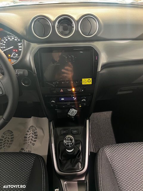 Suzuki Vitara 1.4 Boosterjet 6MT MHEV Passion - 9