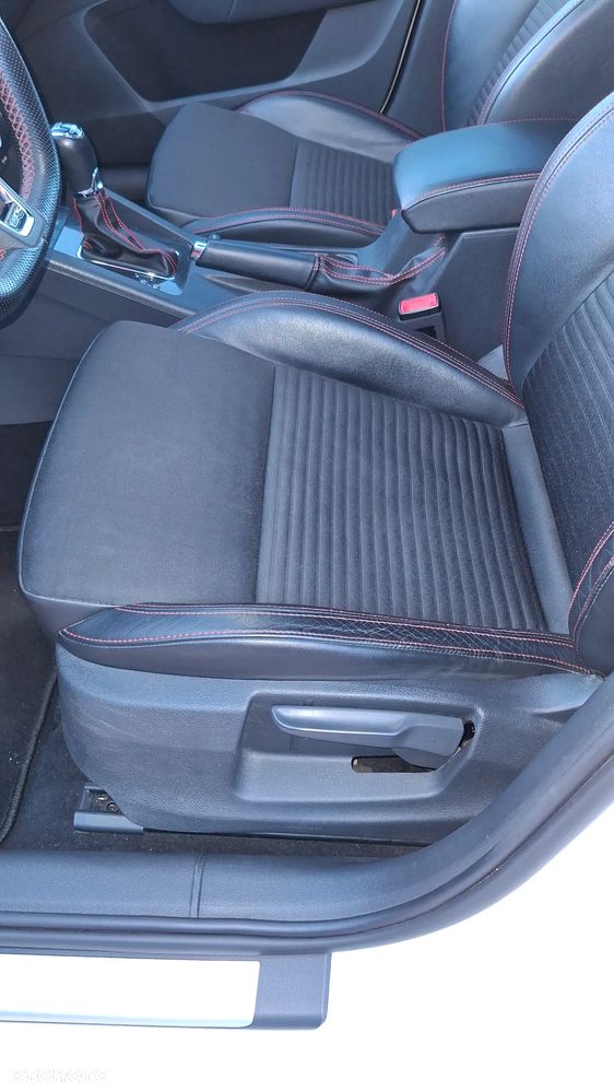 Skoda Octavia 2.0 TDI DSG RS - 17