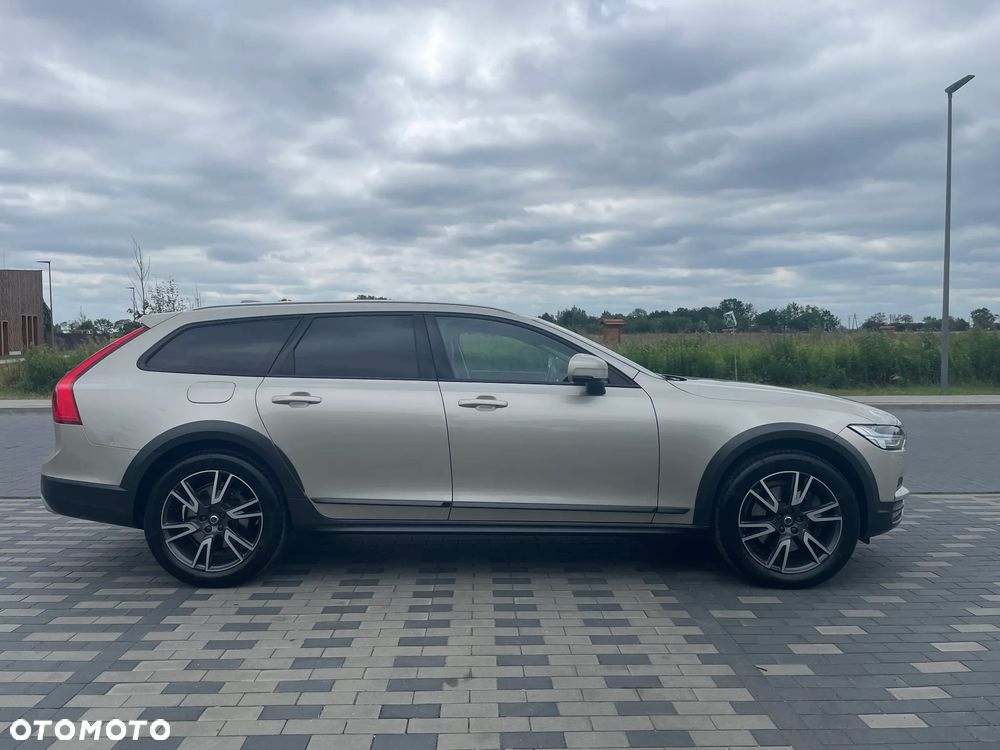 Volvo V90 Cross Country D5 AWD Pro - 21