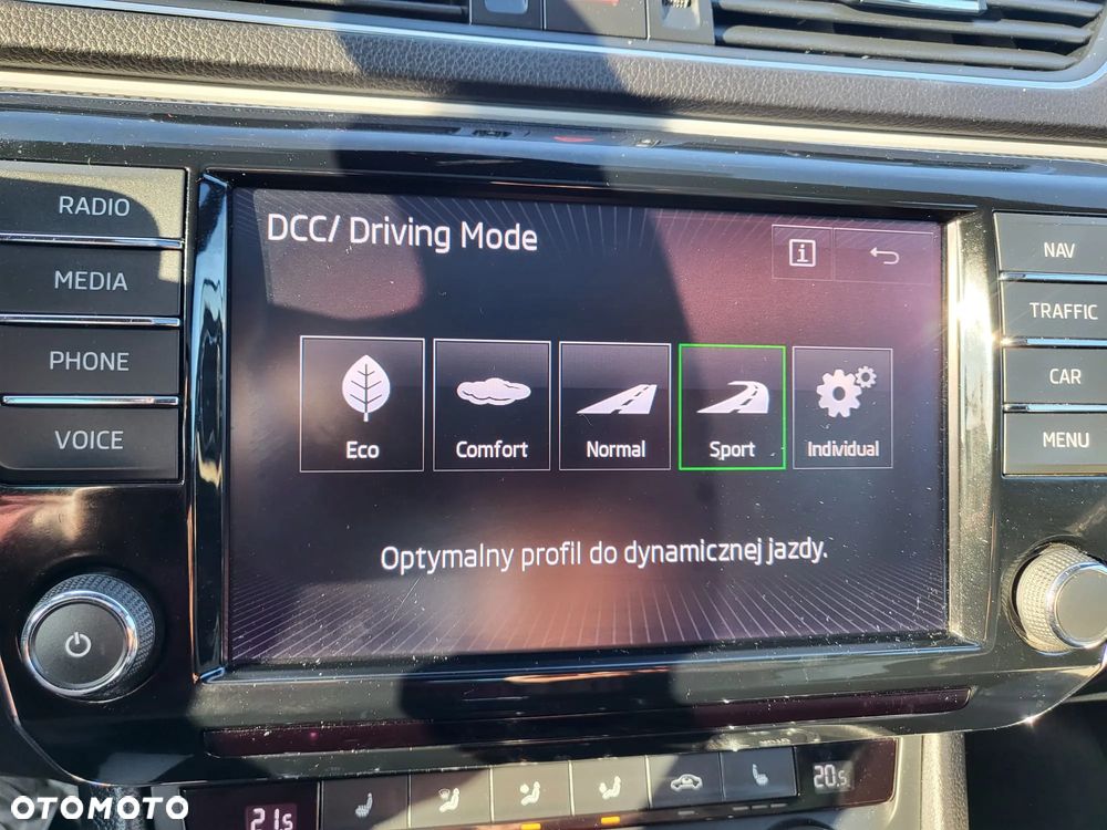 Skoda Superb 2.0 TDI Sportline DSG - 12