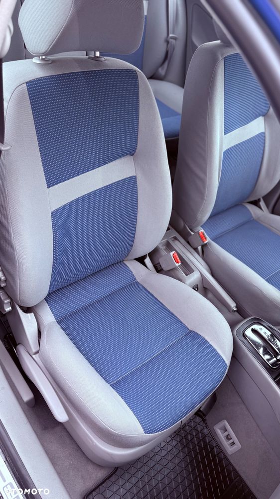 Volkswagen Golf - 34