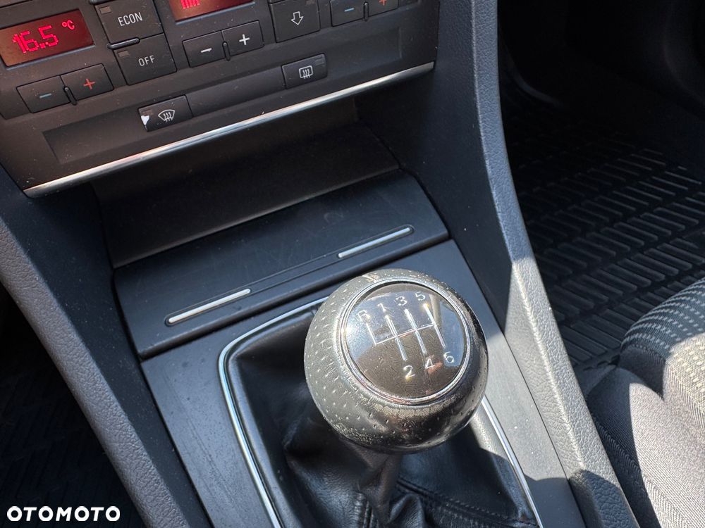 Audi A4 Avant 2.0 T FSI - 21