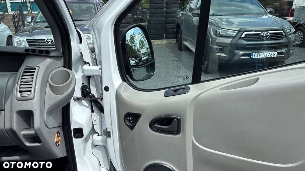 Opel Vivaro - 19