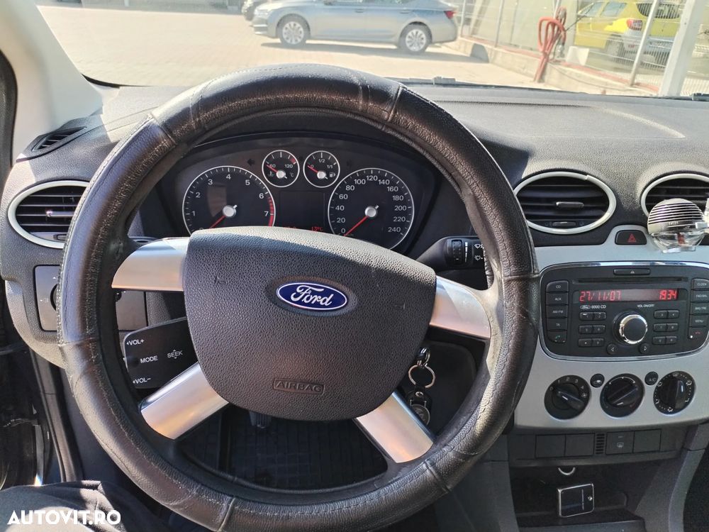 Ford Focus 1.6 Trend - 10