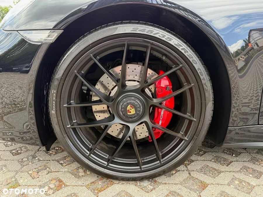 Porsche 911 Targa 4 GTS PDK - 17