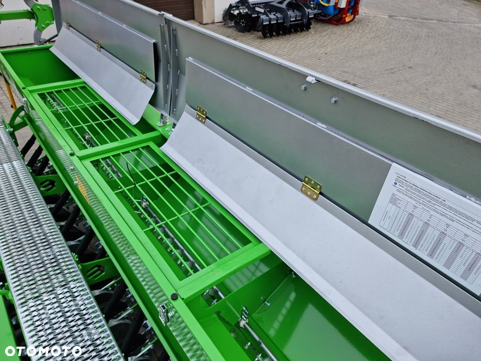 Siewnik rzędowy uniwersalny zbożowy stopkowy talerzowy Scorpius Bomet - 7