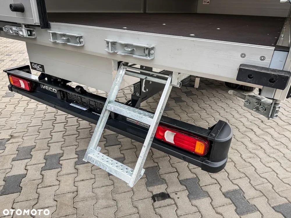 Iveco Daily 70C plandeka 15ep, sypialnia 2 łóżka, pneumatyka - 25