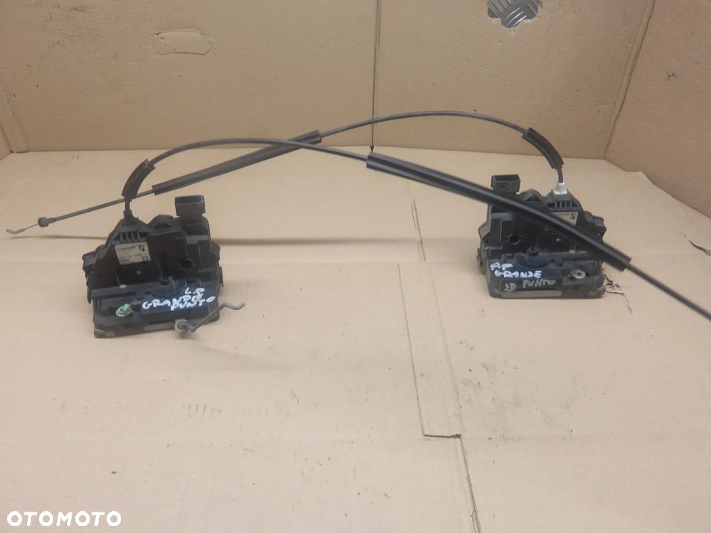 FIAT GRANDE PUNTO HB 3D 05-09 ZAMEK DRZWI PRAWY LEWY PRZÓD PRZEDNI 51849039 51905697 - 1