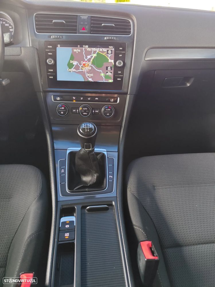 VW Golf Variant 1.6 TDi Confortline - 26