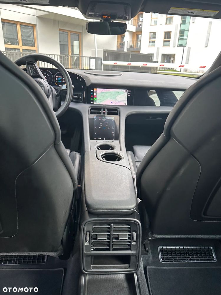 Porsche Taycan Standard - 6