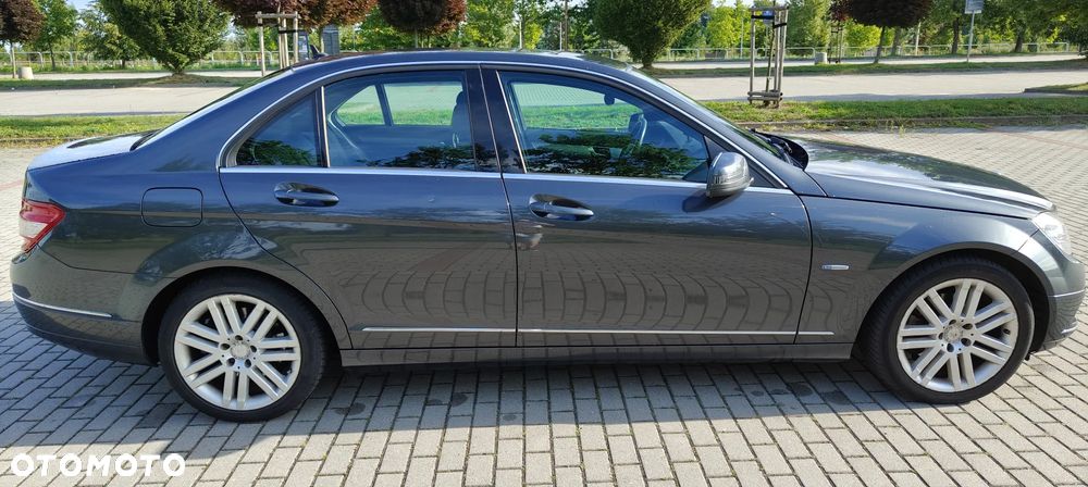 Mercedes-Benz Klasa C 250 CGI BlueEff Avantgarde - 8