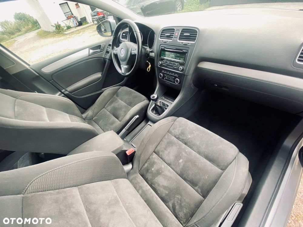 Volkswagen Golf 2.0 TDI DPF Highline - 9