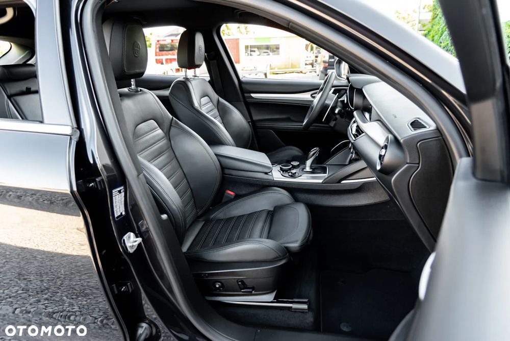 Alfa Romeo Stelvio 2.2 16V AT8-Q4 Executive - 27