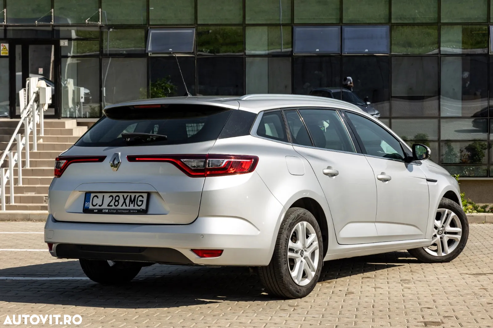 Renault Megane BLUE dCi 115 BUSINESS EDITION - 8