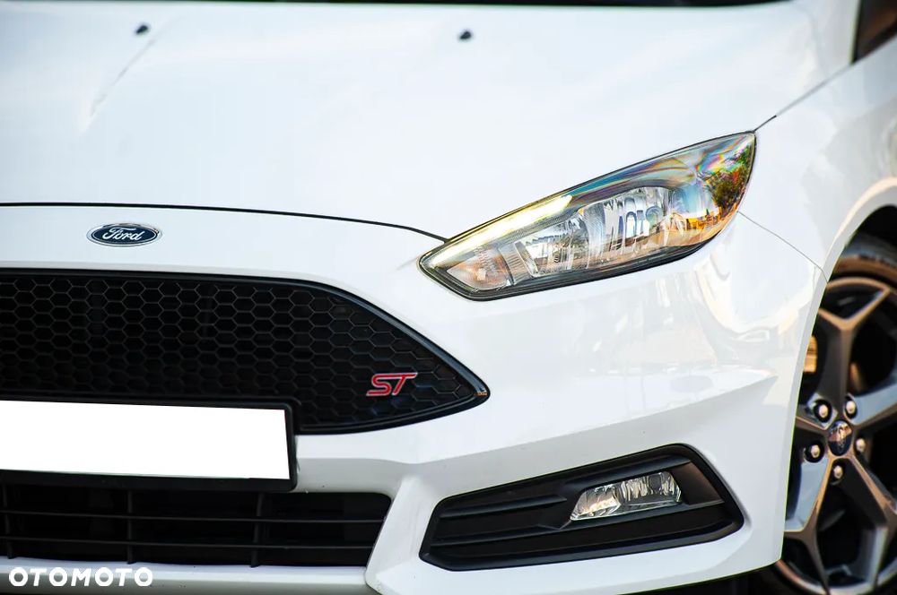 Ford Focus 2.0 TDCi ST mit Leder-Exclusiv-Paket - 29
