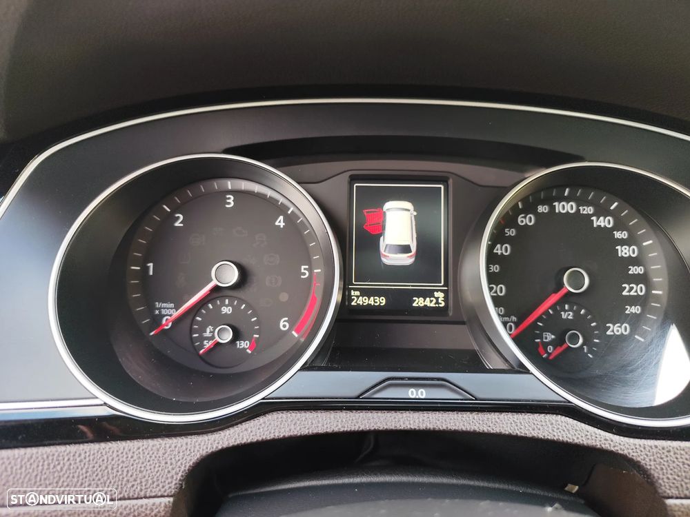 VW Passat Variant 2.0 TDI Highline DSG - 21