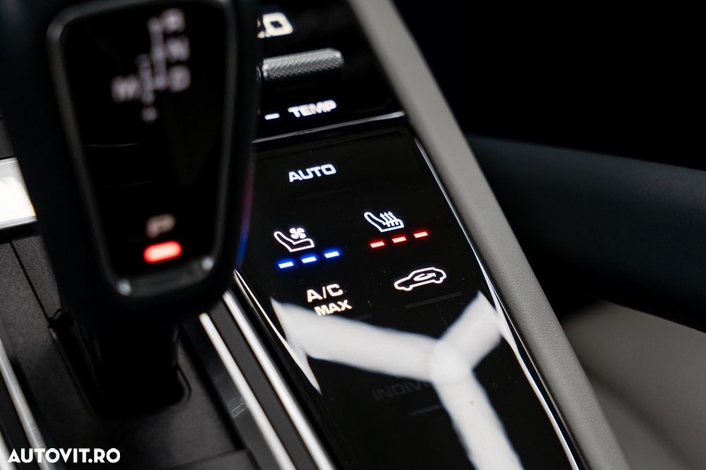 Porsche Cayenne Coupe Tiptronic S Platinum Edition - 33