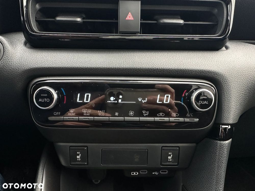 Toyota Yaris Hybrid 1.5 GR Sport - 37