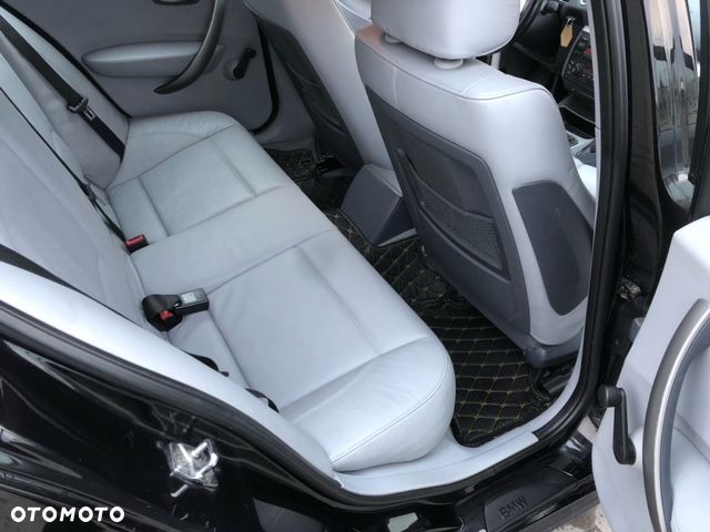 BMW Seria 1 116i - 24