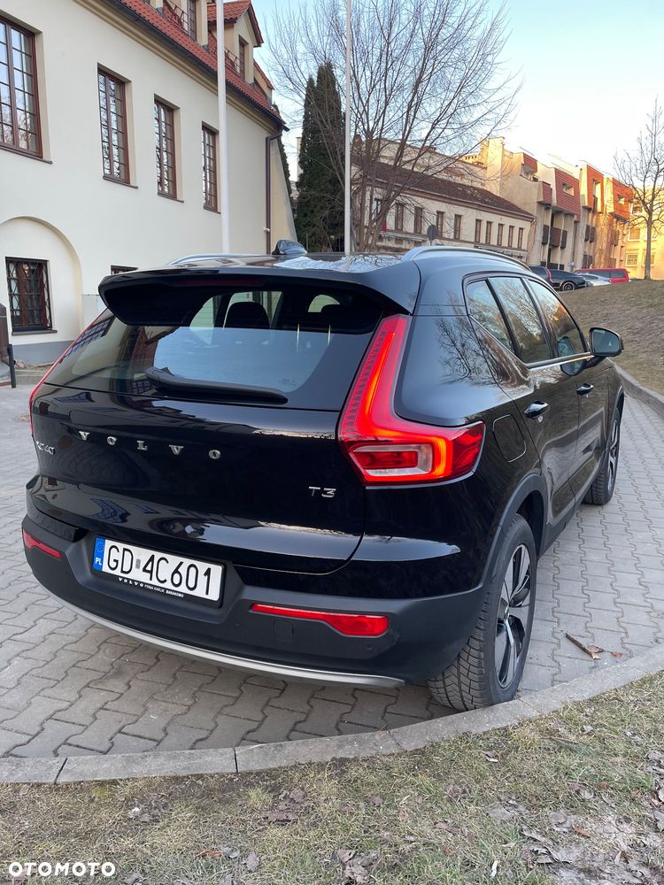 Volvo XC 40 T3 Momentum Pro - 4