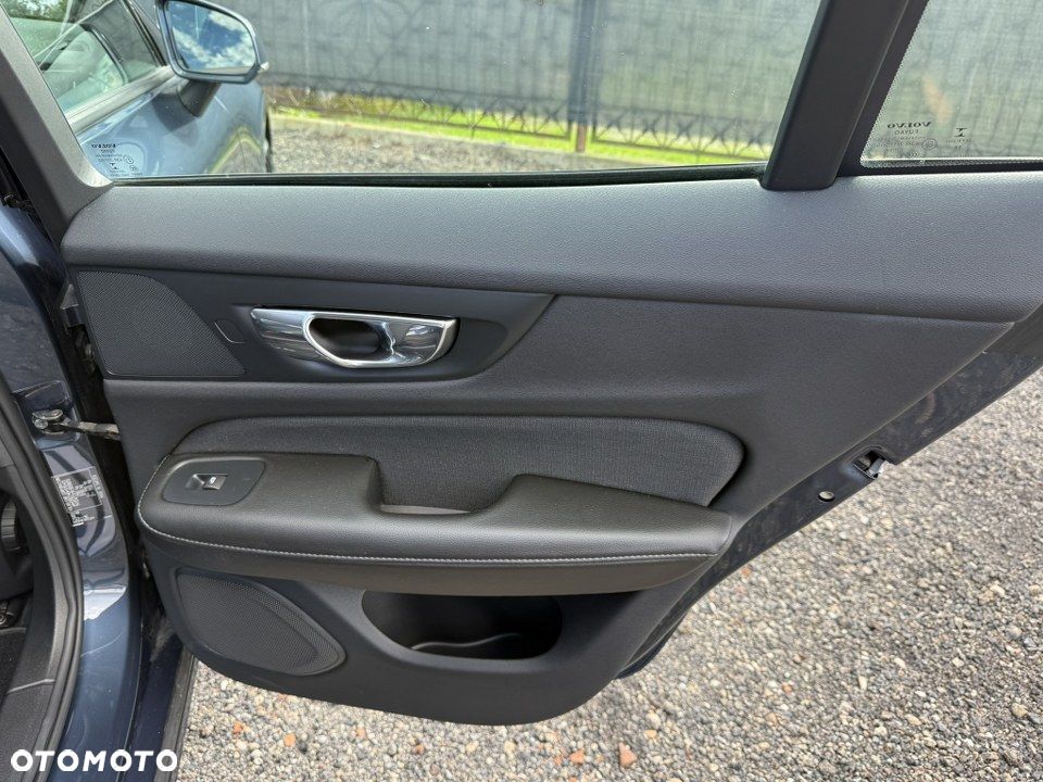 Volvo V60 D3 Momentum - 36