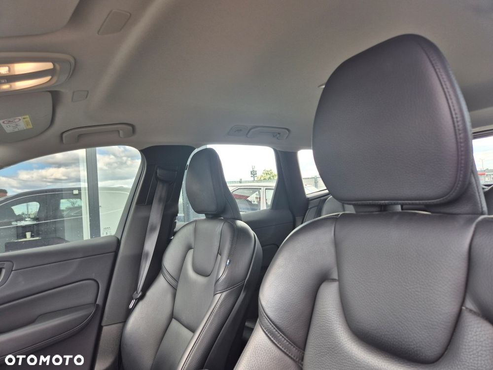 Volvo XC 60 B4 B Plus Bright - 19