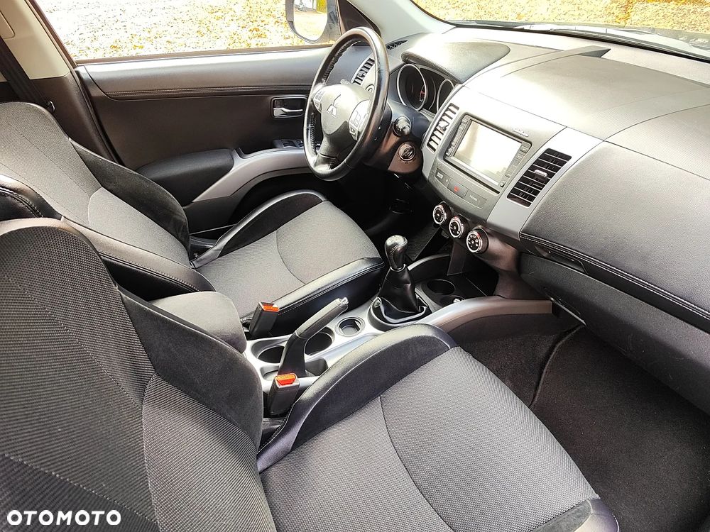 Mitsubishi Outlander 2.0 Intense + NAVI 2WD EU5 - 10