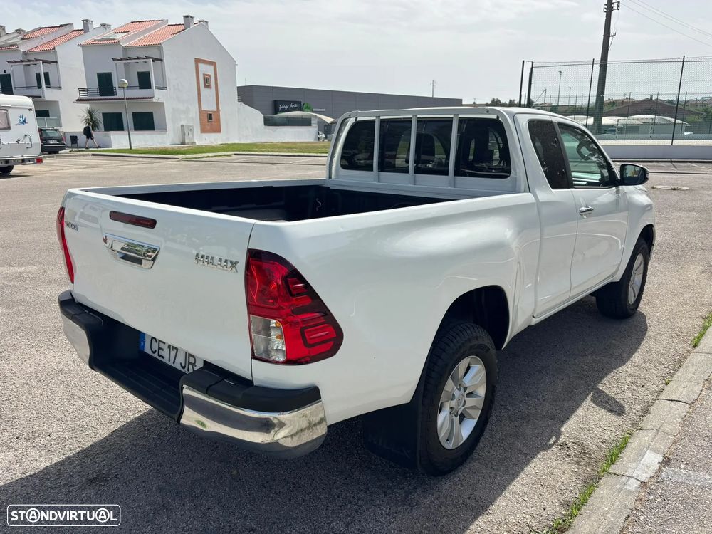 Toyota 2.4 D-4D 4WD 150cv - JLL - AC - CÂMERA - 4 LUGARES !!!! - 9