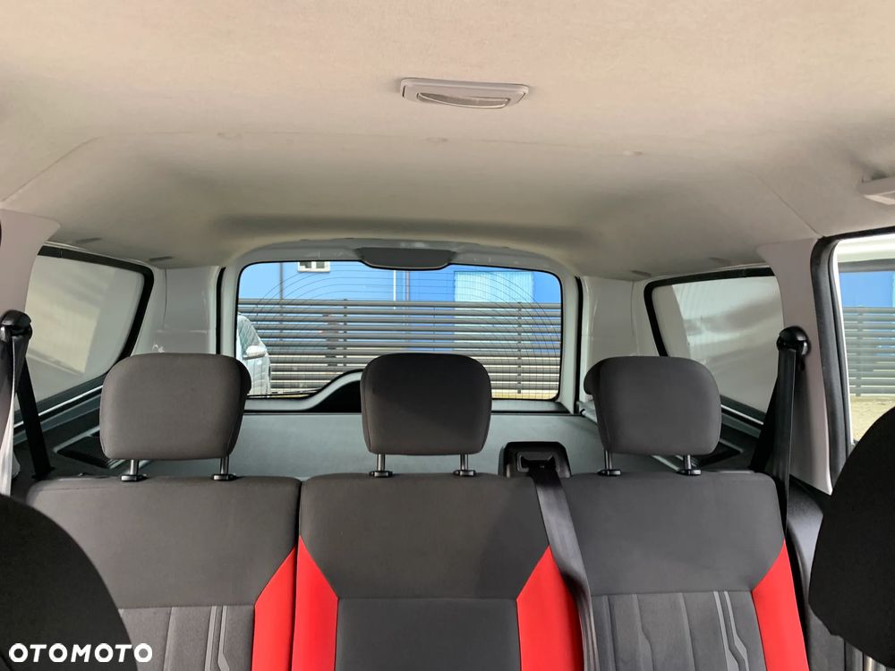 Fiat DOBLO MAXI SX DYNAMIC+ KOMBI VAN MINIBUS WZMOCNIONY 5cio osobowy N1 Homologacja cięż. HAK wpinany, Bagażnik dachowy, Alarm, Parktroniki, Halogeny, Podgrzewane fotele, Koła 16' MOCNY SILNIK 1.6 MultiJet, Emisja spalin Euro6, Skrzynia biegów 6cio stopniowa! - 14