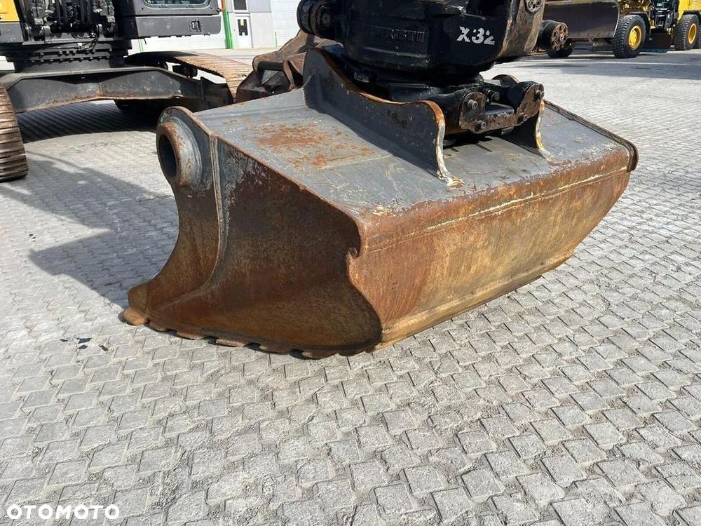 Volvo EC 300 EL - 23