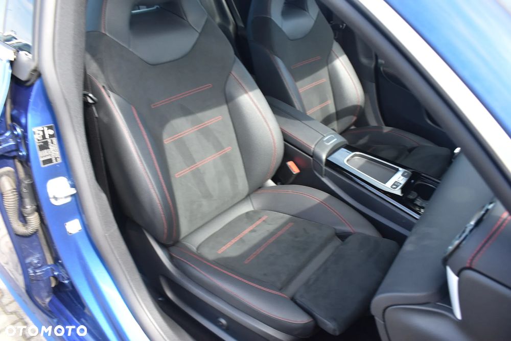 Mercedes-Benz CLA 200 mHEV 7G-DCT - 17