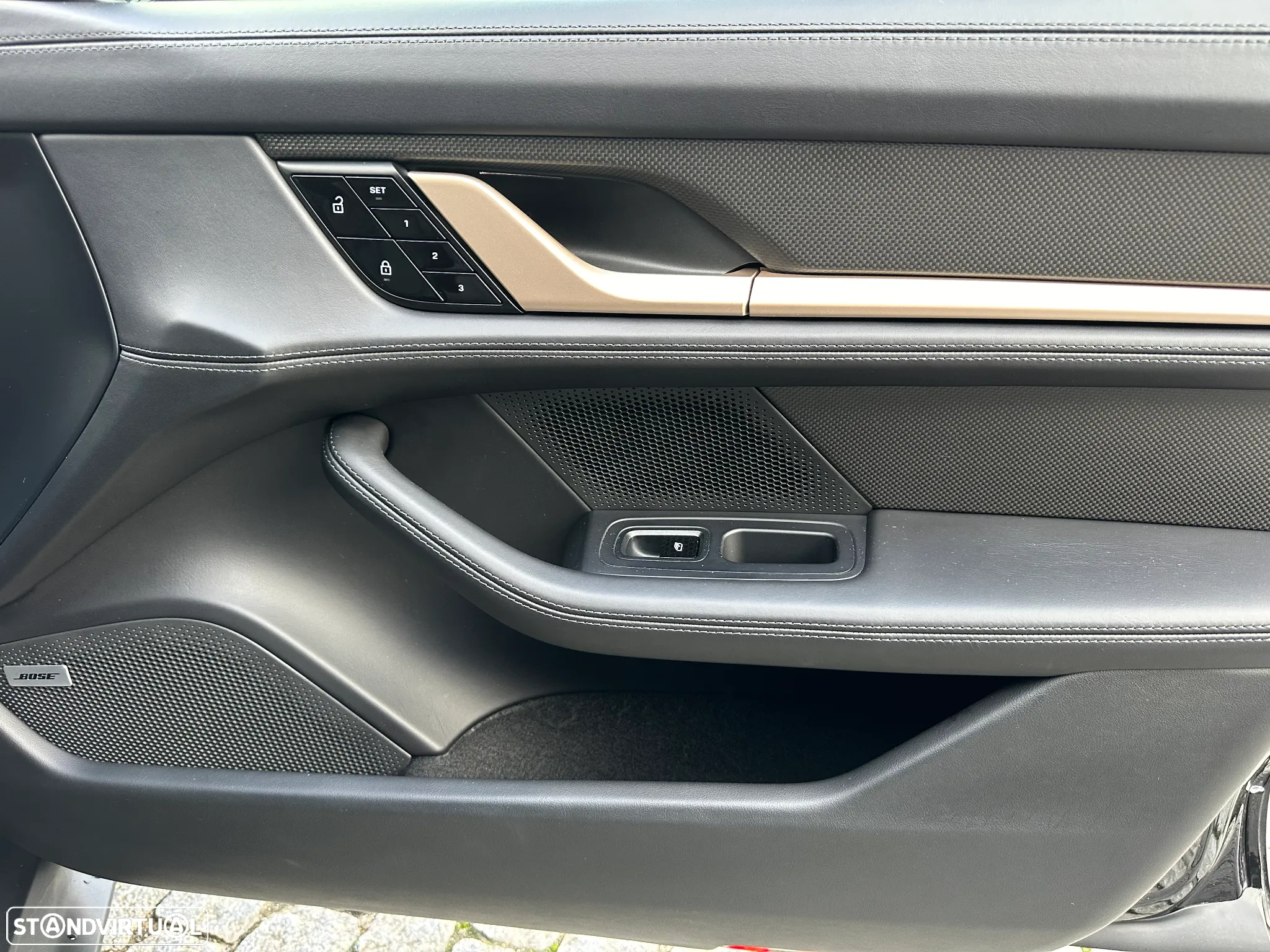 Porsche Taycan Turbo S - 43