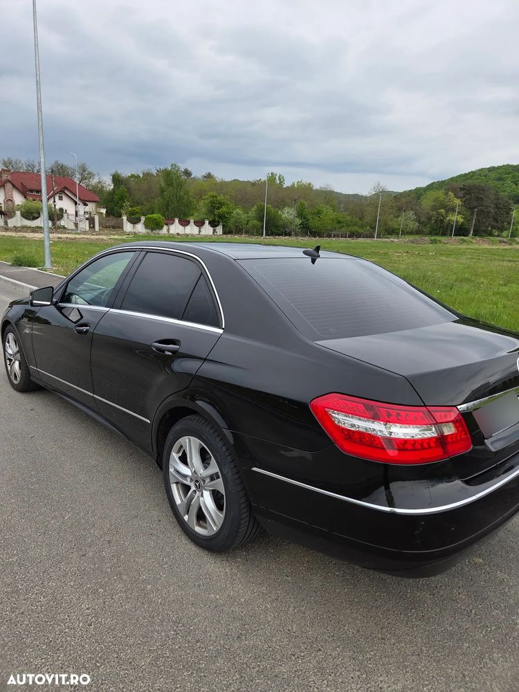 Mercedes-Benz E 220 CDI DPF BlueEFFICIENCY Automatik - 3
