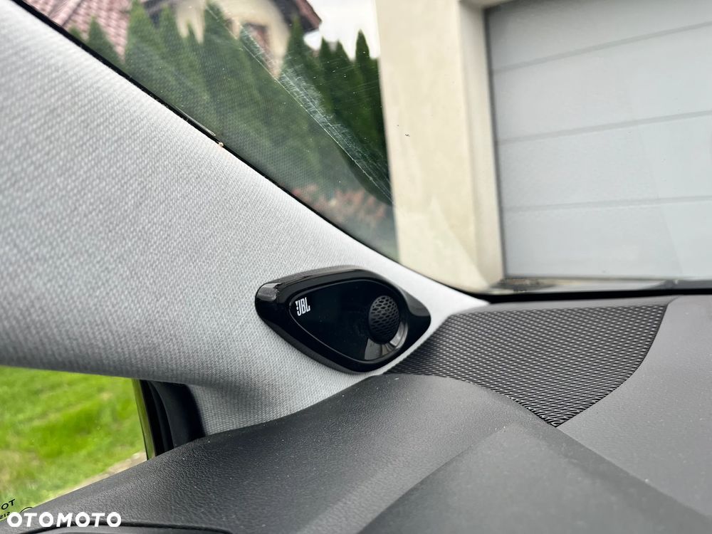 Toyota Corolla 2.0 Hybrid Executive - 11