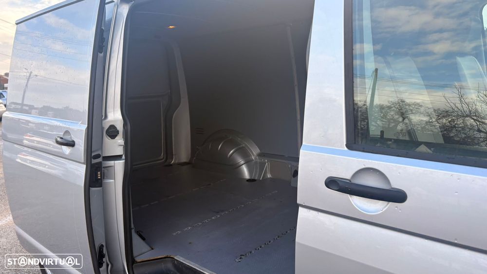 VW Transporter T6 Longa - 11