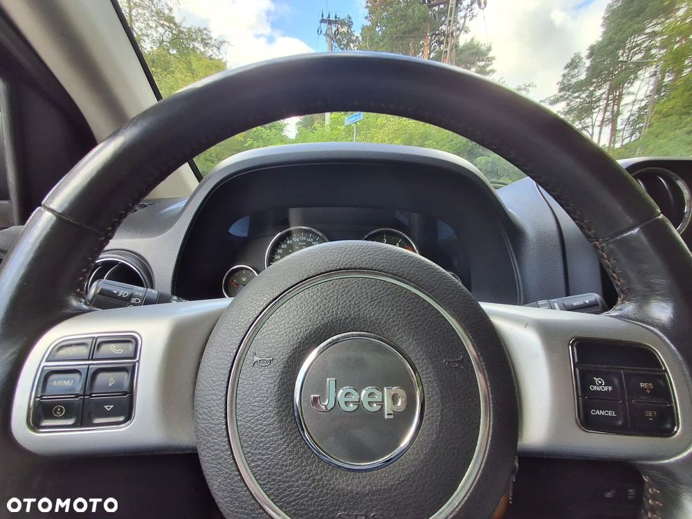 Jeep Compass - 33