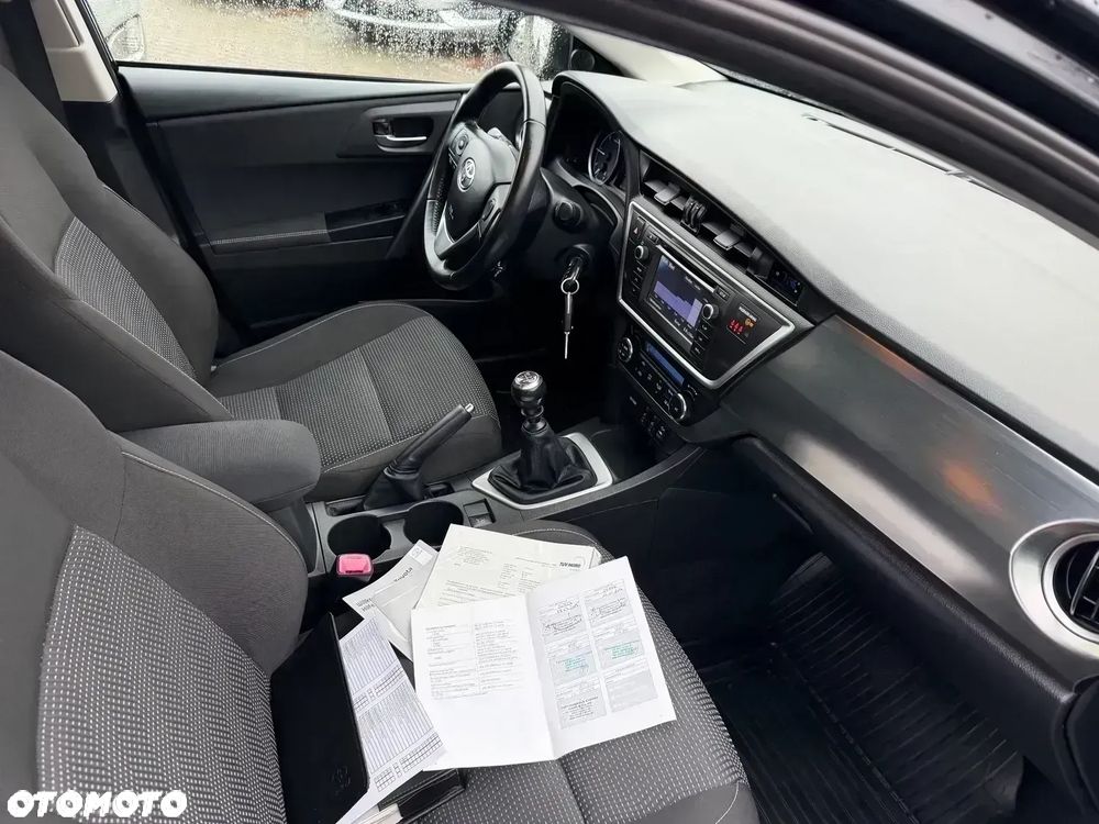 Toyota Auris 2.0 D-4D Edition - 17