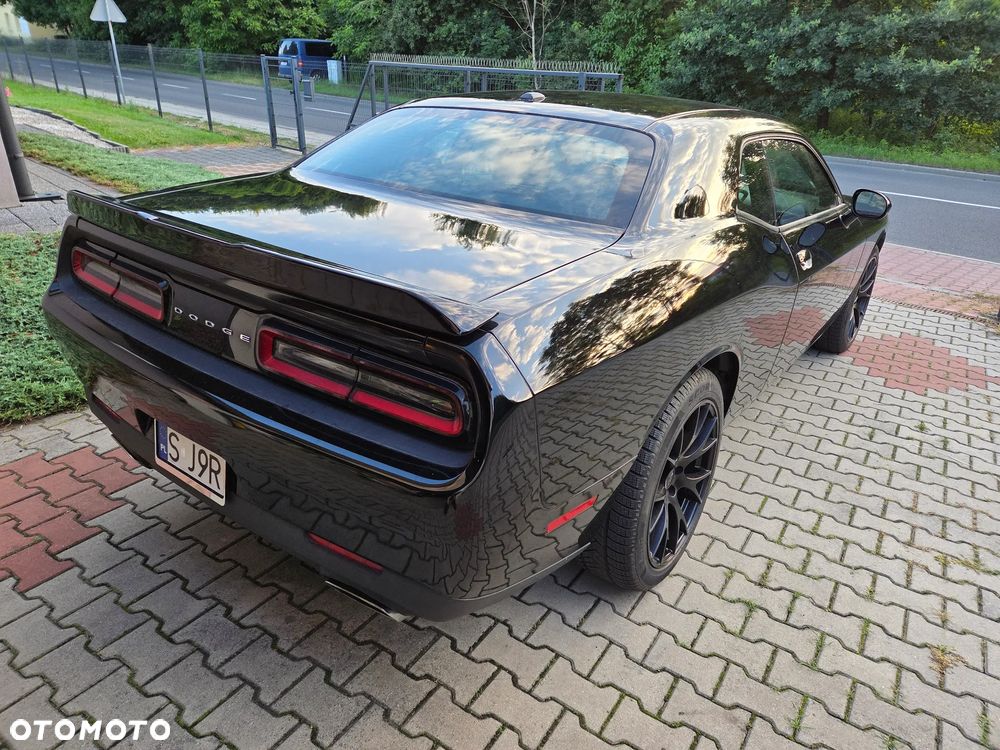 Dodge Challenger - 5