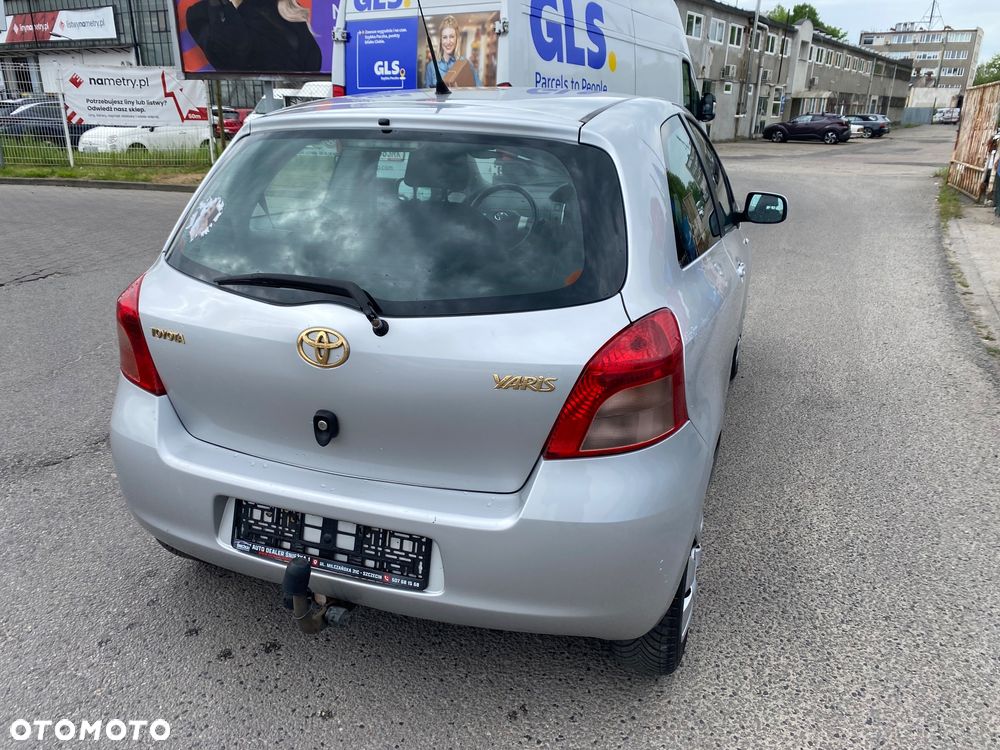 Toyota Yaris - 22