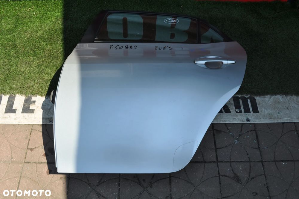 toyota auris I drzwi nr A60332 WYSYŁKA - 2