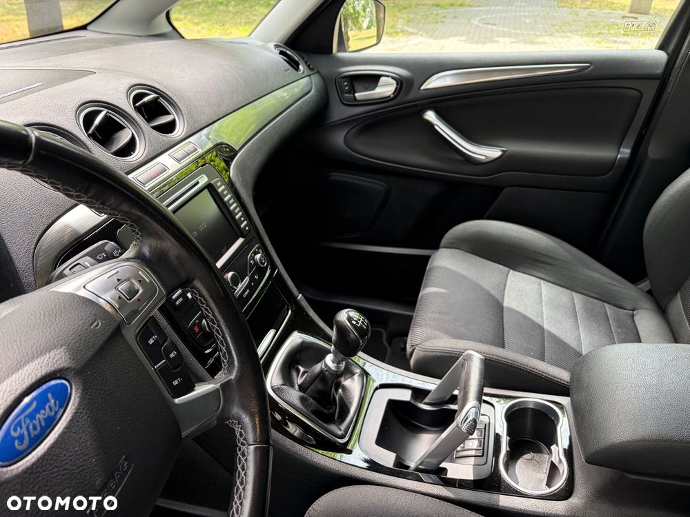 Ford S-Max - 16