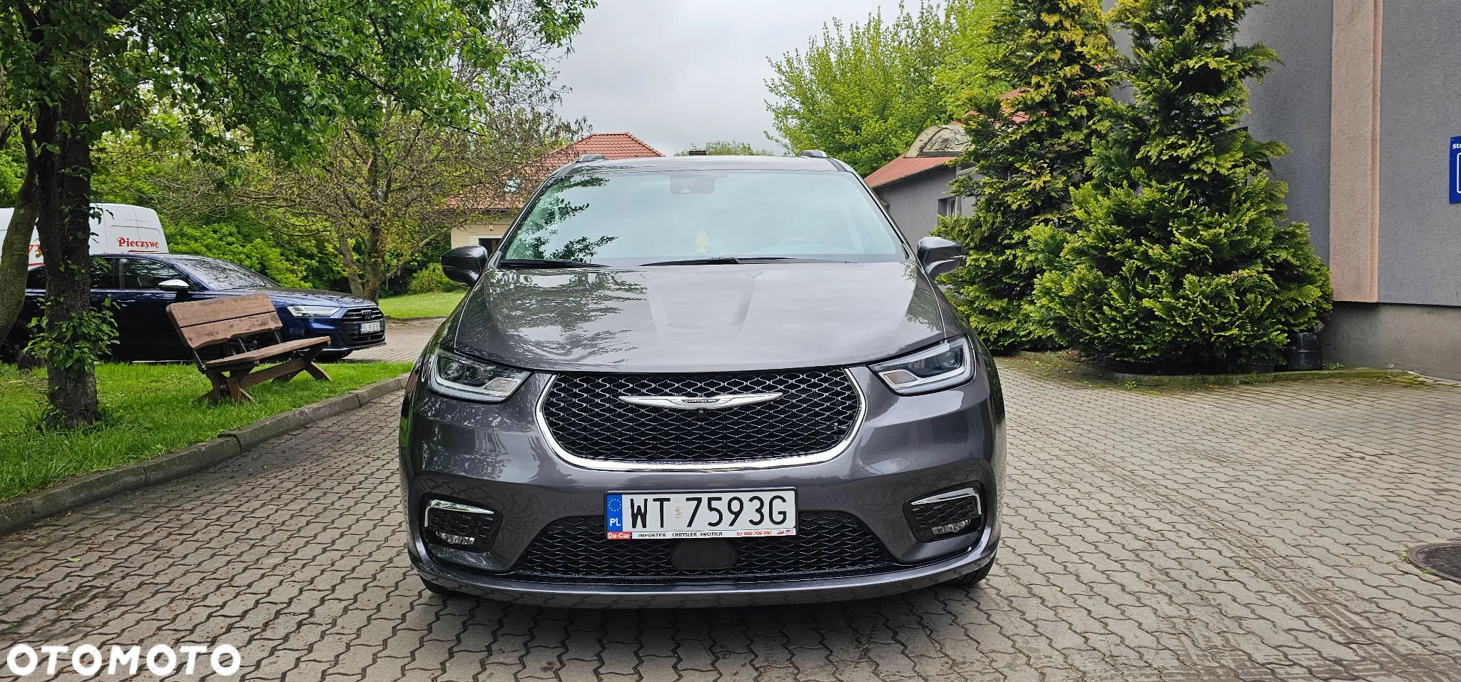 Chrysler Pacifica - 2