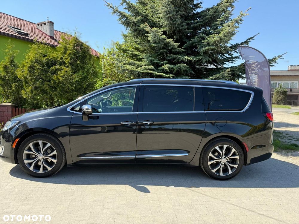 Chrysler Pacifica - 4