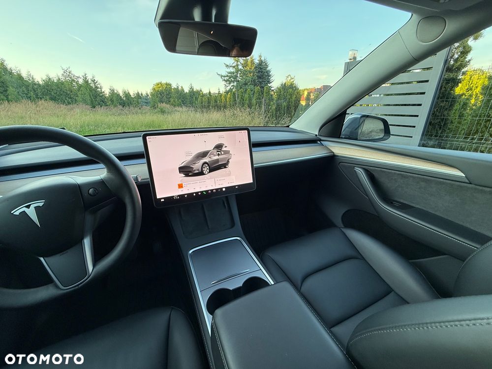 Tesla Model Y Long Range Dual Motor AWD - 14