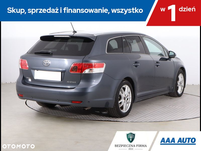 Toyota Avensis - 6