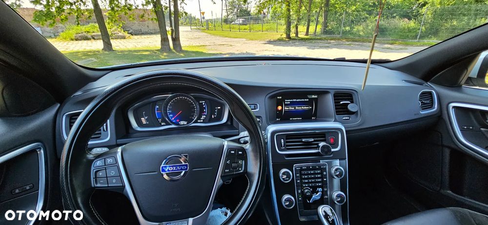 Volvo V60 T3 Momentum - 19