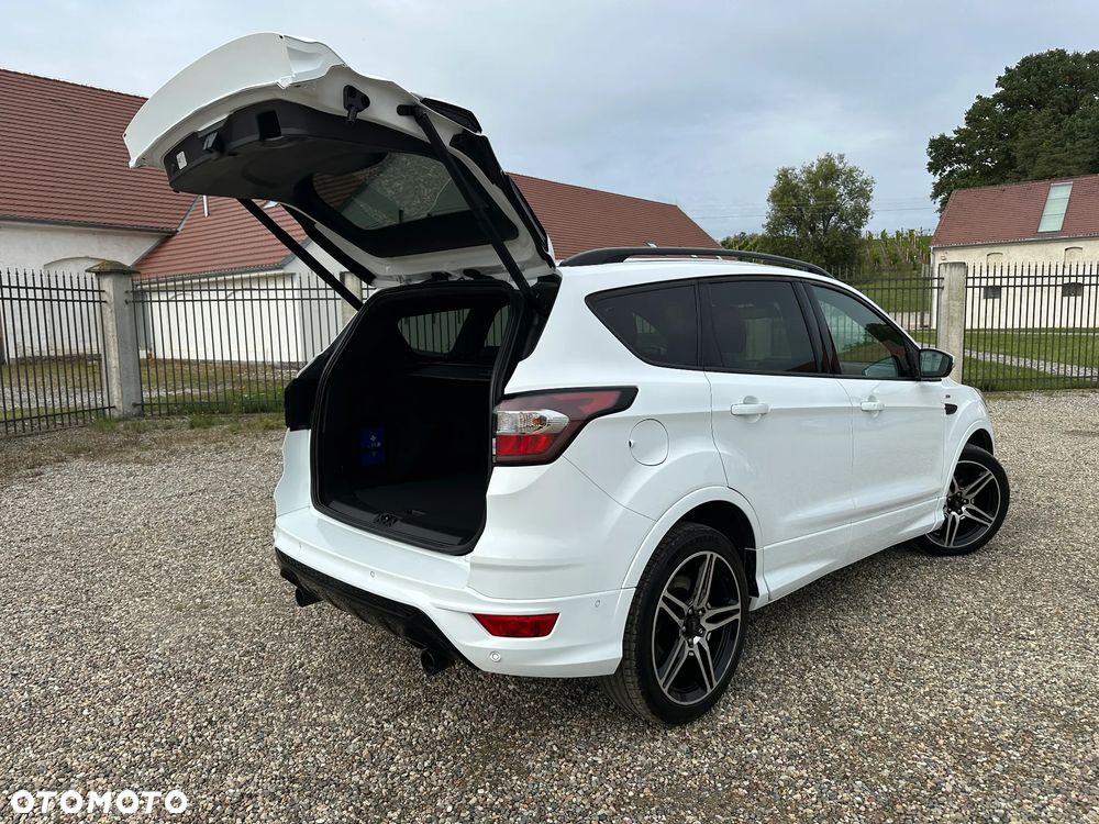 Ford Kuga 1.5 EcoBoost 2x4 ST-Line - 9